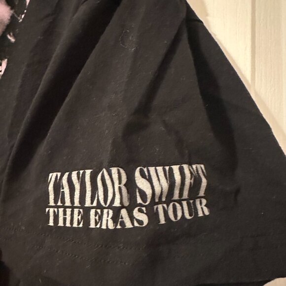 Taylor Swift The Eras International Tour Black T-Shirt XL - Picture 4 of 5